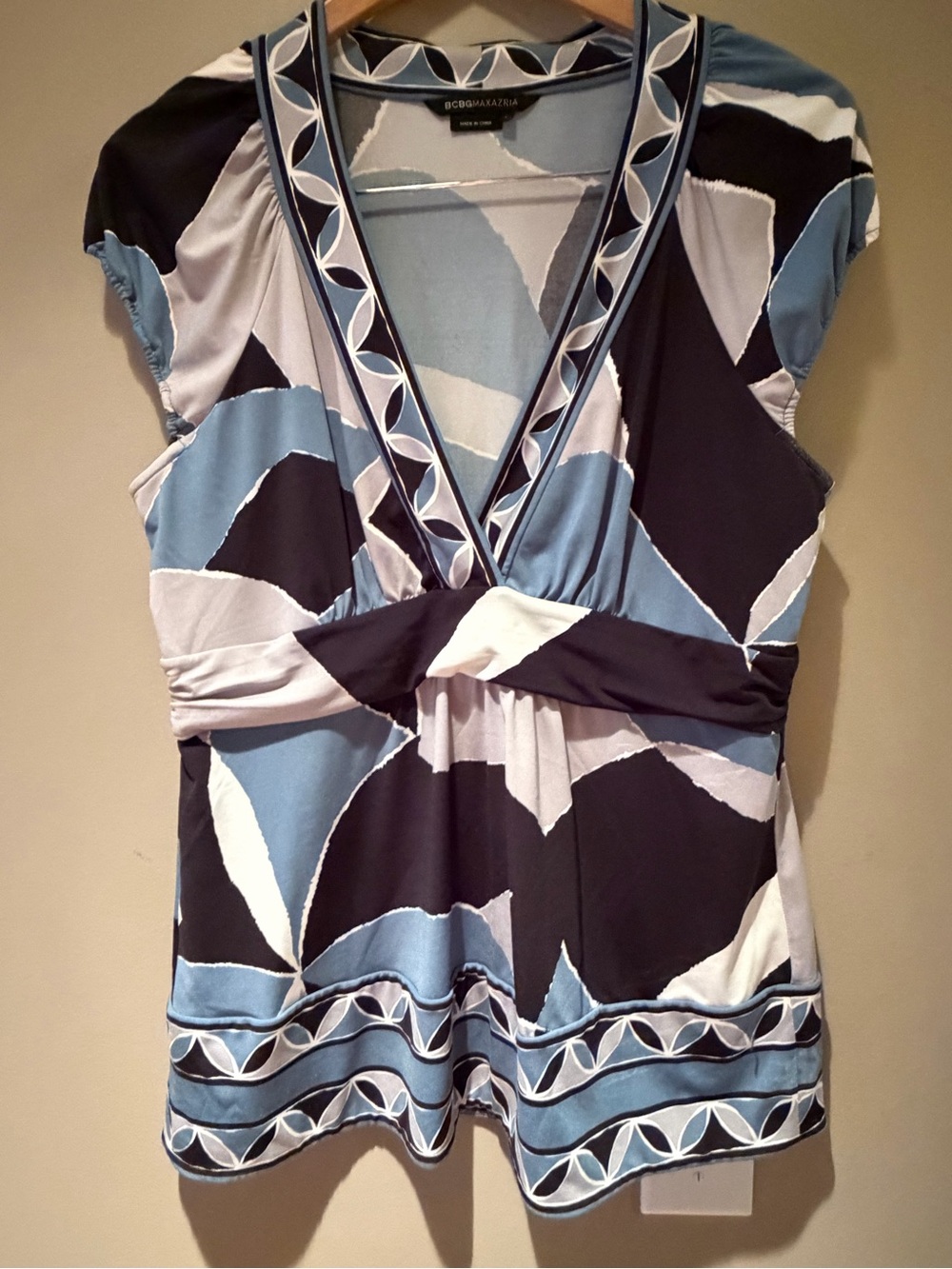 BCBGMaxAzria Blue, White & Black V-Neck Top Large